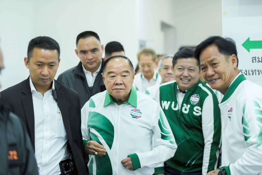 พล.อ.ประวิตร วงษ์สุวรรณ หัวหน้าพรรคพลังประชารัฐ และอดีตผู้บัญชาการทหารบก